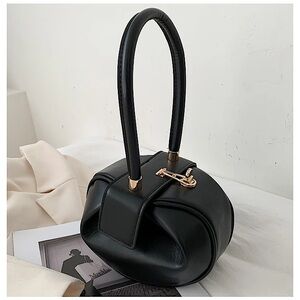 Vintage Chic Dumpling Evening Hand Bag in Black